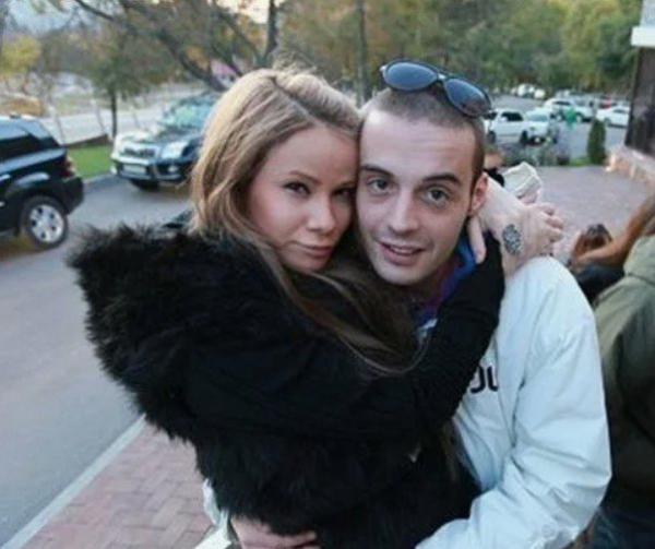 Бывшая жена Гуфа высказалась о возможном удалении его первого альбома Бывшая жена Гуфа высказалась о возможном удалении его первого альбома