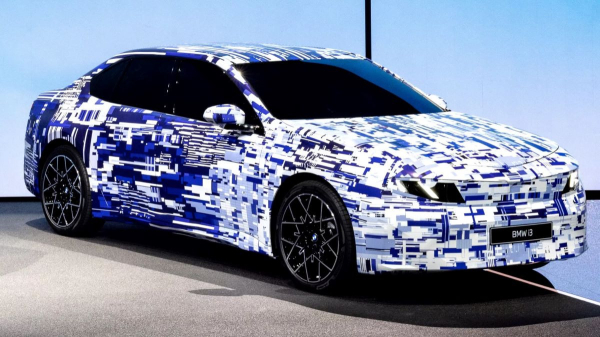 Серийный седан BMW i3 Neue Klasse показан в камуфляже Серийный седан BMW i3 Neue Klasse показан в камуфляже