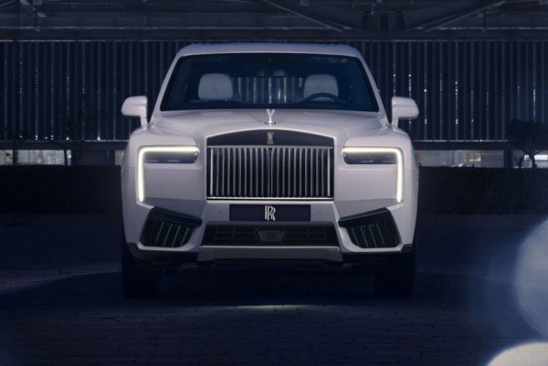 Rolls-Royce Cullinan Cosmos: в далекой-далекой галактике  Rolls-Royce Cullinan Cosmos: в далекой-далекой галактике