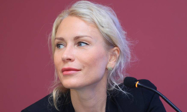 Екатерина Гордон поддержала брошенную любовником Полины Дибровой многодетную мать Екатерина Гордон поддержала брошенную любовником Полины Дибровой многодетную мать