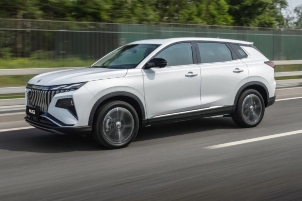 Кроссовер Dongfeng Huge вышел на российский рынок Кроссовер Dongfeng Huge вышел на российский рынок
