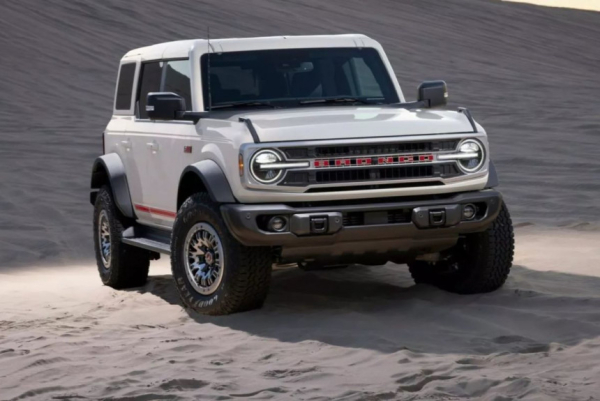 Внедорожник Ford Bronco обрел юбилейную спецверсию Внедорожник Ford Bronco обрел юбилейную спецверсию