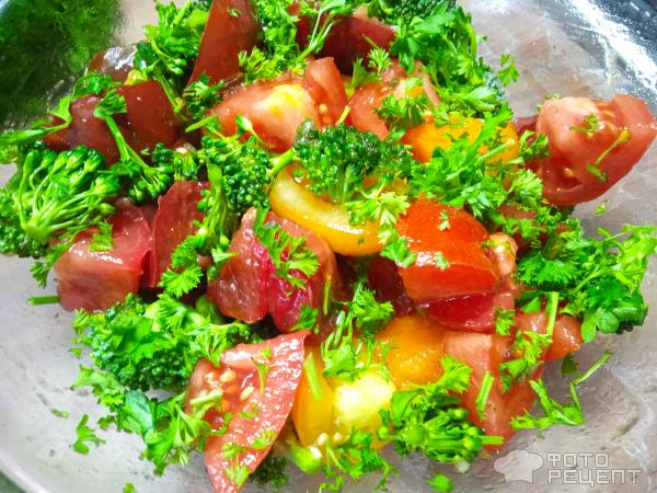 Рецепт: Салат из свежей брокколи - с помидорами и соусом терияки Рецепт: Салат из свежей брокколи - с помидорами и соусом терияки