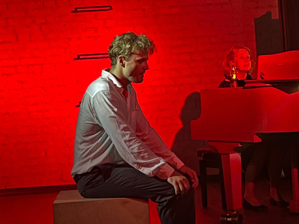 «Есенин. Жизнь в стихах»: на сцене — разговор с поэтом