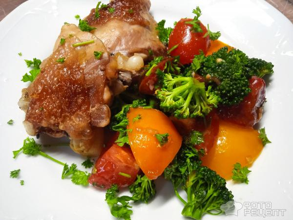 Рецепт: Салат из свежей брокколи - с помидорами и соусом терияки Рецепт: Салат из свежей брокколи - с помидорами и соусом терияки