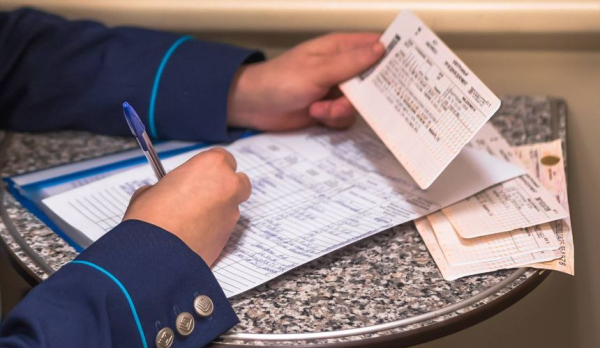 Поезда в Крым и обратно идут со значительным опозданием Поезда в Крым и обратно идут со значительным опозданием