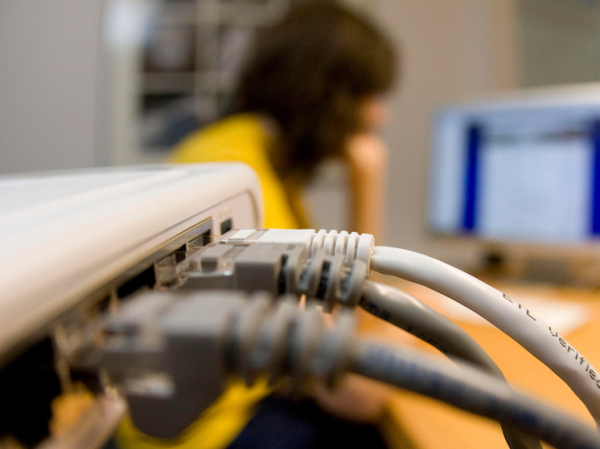 «Не на связи»: в России выросли сроки подключения к проводному интернету