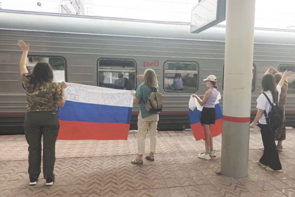«Оплата обнимашками»: волонтеры рассказали, как кормят раненых бойцов в санитарных поездах