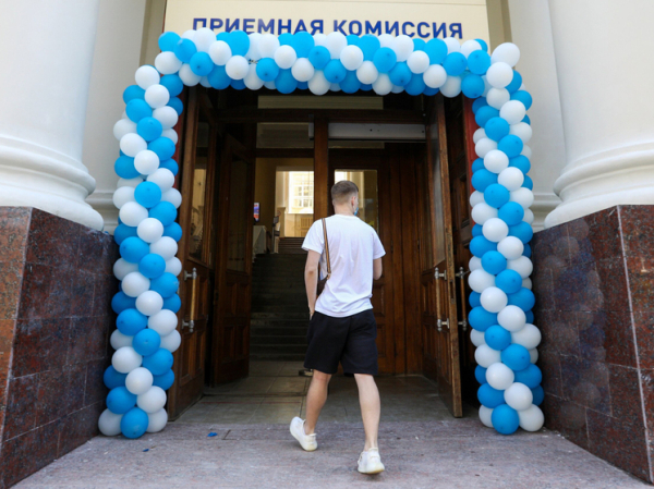 Сетевые мошенники угрожают абитуриентам: как ИИ помогает обманывать студентов