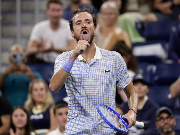 «Ты мужчина?!»: Медведев снова сорвал матч на US Open